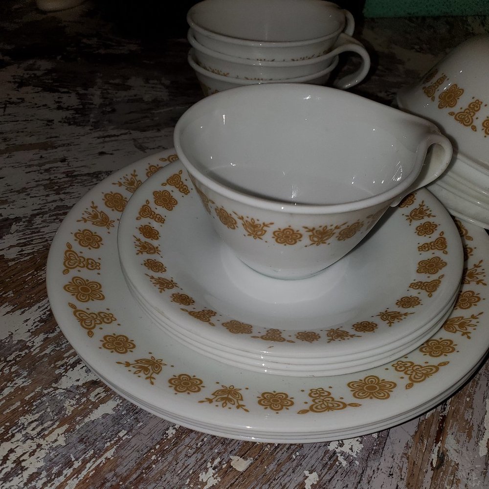 Corelle Dinnerware 16 Piece Set